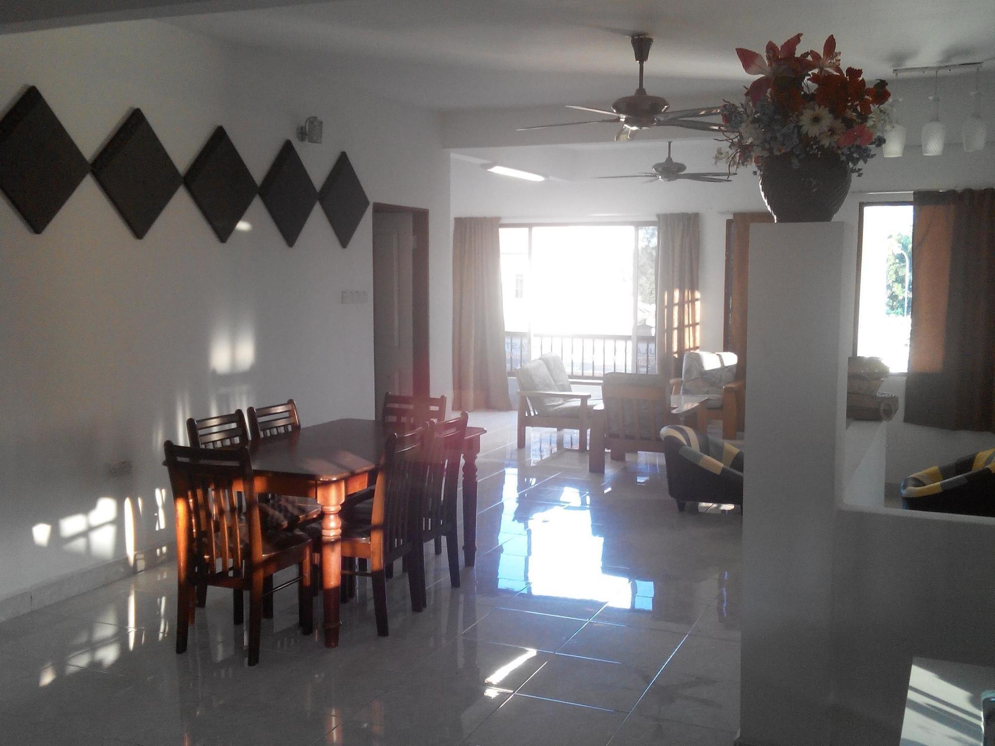 Formula One Bed And Breakfast F1 Sepang Klia Klia2 Kuala Lumpur International Airport Transit Нилай Екстериор снимка